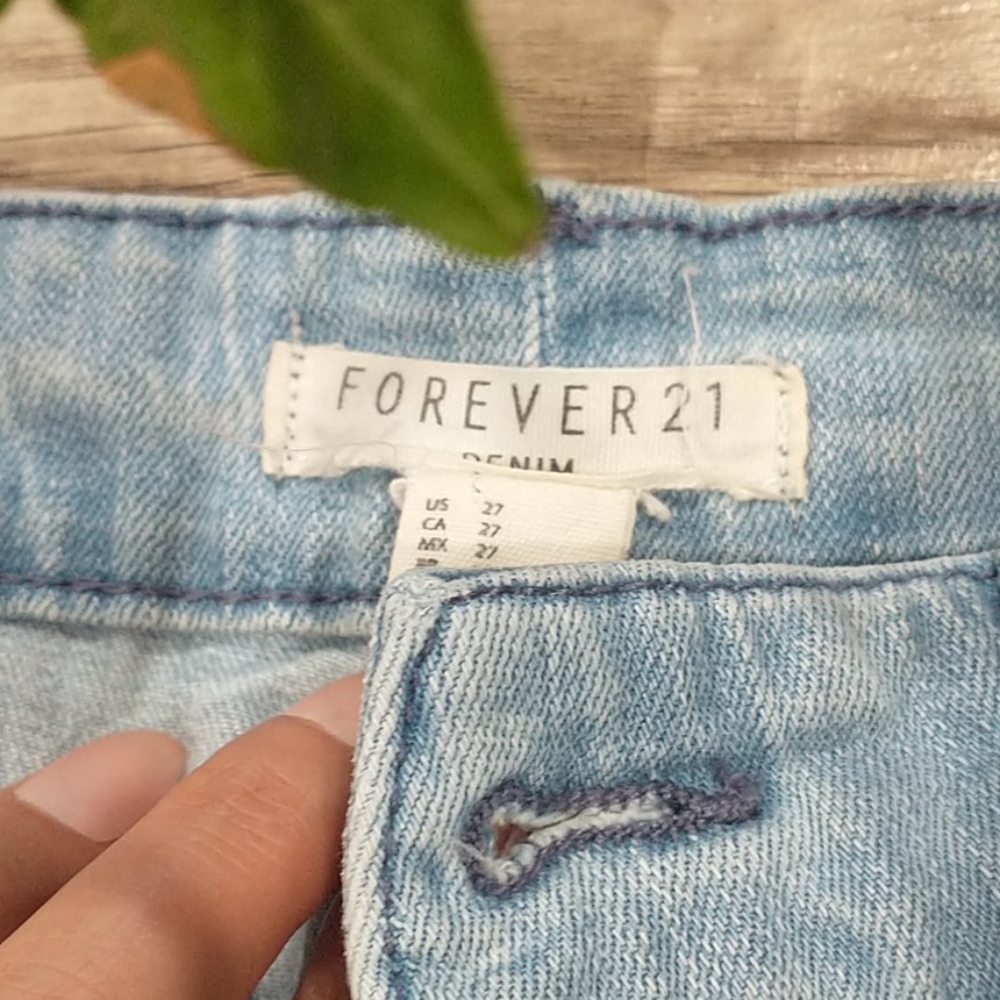 Jeans - Picture 2 of 4